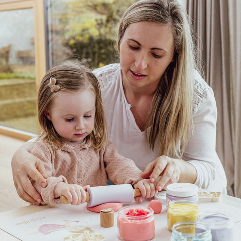 Nachhaltig schenken: 5 kreative Geschenkideen mit veganer Knete